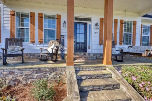 1815 Willow Grove Way, Social Circle, GA 30025-4527