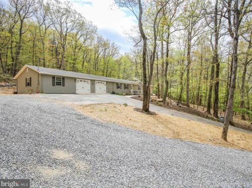 2324 Chestnut Hill Rd, Harpers Ferry WV  25425-5140 exterior