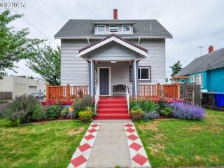 7755 Kellogg St, Portland OR  97203-3825 exterior