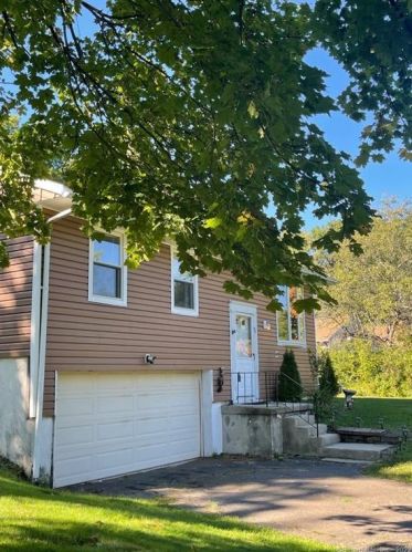 71 Glendale Ave, Middletown, CT 06457-1721