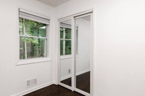 180 Lydia Dr, Atlanta GA  30315-8416 exterior