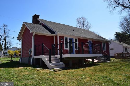 705 Wirt St, Leesburg, VA 20175-3827