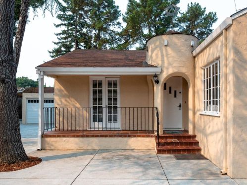 682 San Antonio Rd, Los Altos CA 94022-1304 exterior