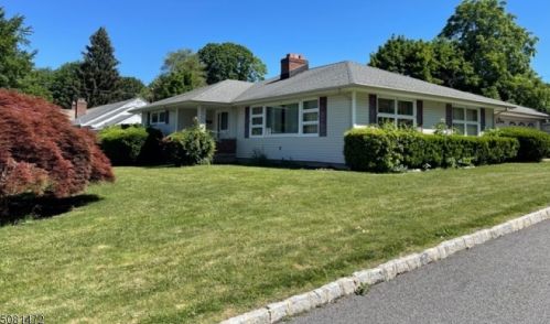 36 Knickerbocker Ave, Dover, NJ 07801-4824