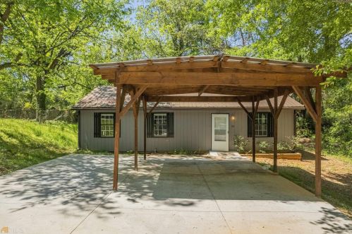 53 Archer St, Toccoa, GA 30577-3492