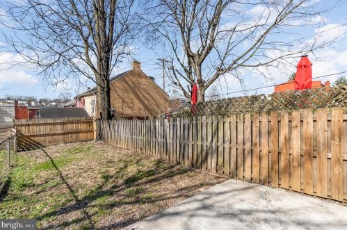 706 Beaver St, Lancaster PA  17603-5802 exterior