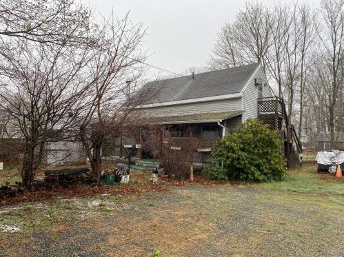 7 Bourne Ave, Wells, ME 04090-3721