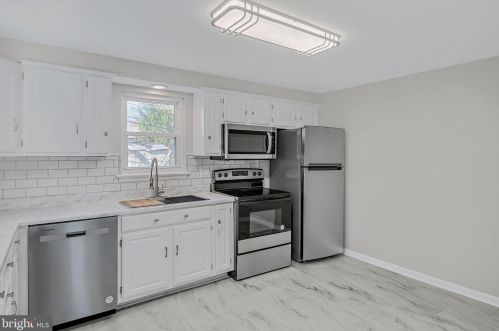 4008 Cheryl Dr, Harrisburg PA  17109-4107 exterior