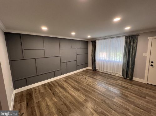 4950 19th St, Philadelphia PA  19112-0017 exterior