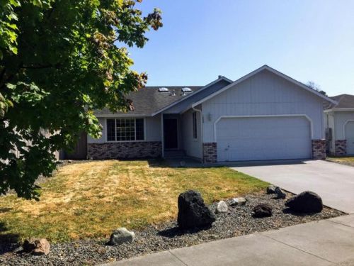 1060 Railroad Dr, Mckinleyville, CA 95519-3524