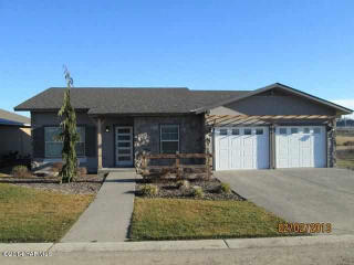 9003 Vialago Pkwy, Zillah, WA 98953-9193