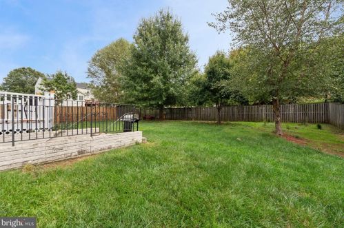 18823 Pier Trail Dr, Triangle VA  22172-2347 exterior