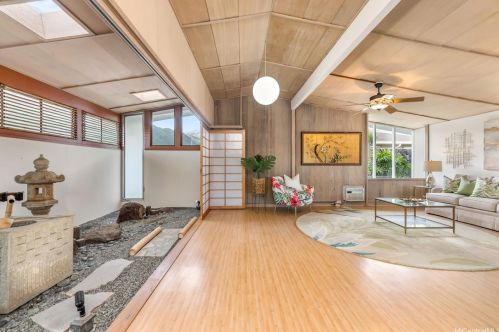 321 Halemaumau Pl, Honolulu HI  96821-2107 exterior