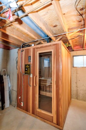 841 Tamarac Dr, Carol Stream IL  60188-4427 exterior