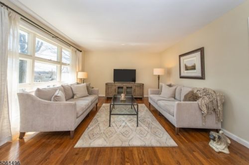 6 Bryn Mawr Rd, Town Center, NJ 07052-3608