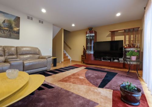 3944 Venice Ct, Glenview, IL 60025-1730