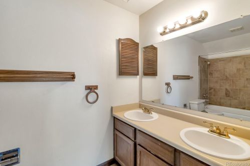 962 Zeno Way, Aurora CO 80017-3393 exterior