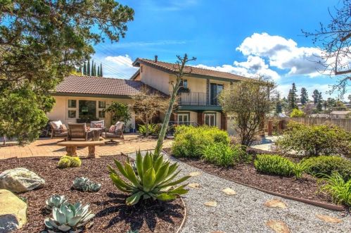 662 Valley View Dr, Redlands, CA 92373-7365