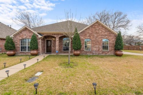 1576 Angie Ln, Irving, TX 75060-6235