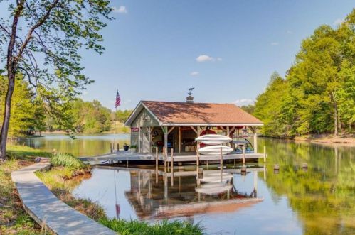 1126 Shoreline Dr, Jefferson GA  30549-2142 exterior