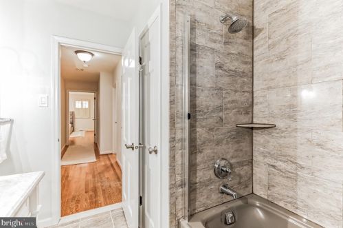 806 Avondale Ave, Tavistock NJ 08033-2809 exterior