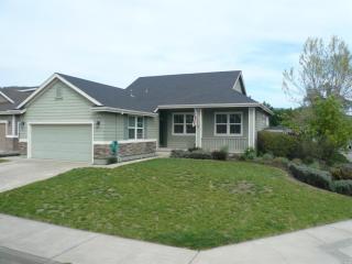 410 Riesling St, The Geysers, CA 95425-3668