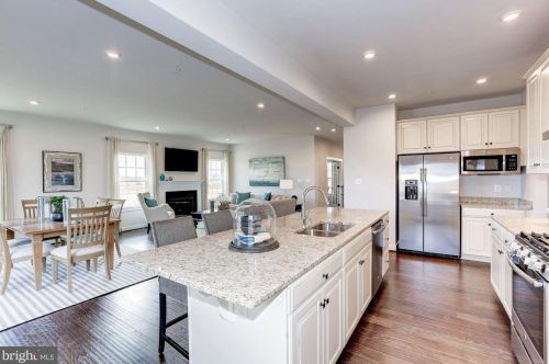 31 Winifred Dr, Hanover PA 17331-9714 exterior