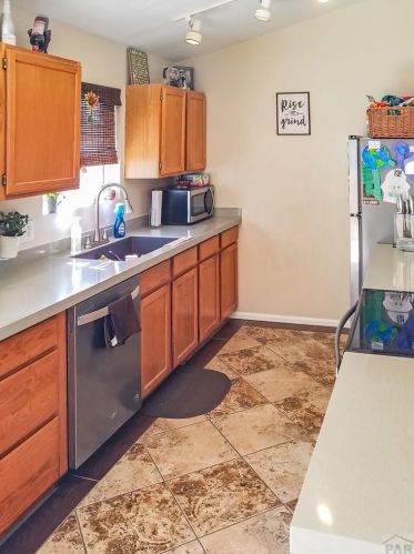4402 Wilderness Trl, Pueblo, CO 81008-1836