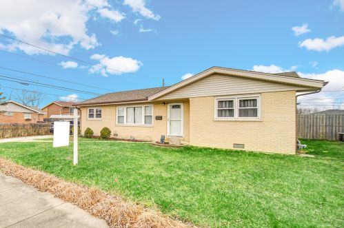 4360 Scott St, Oak Forest, IL 60452-4331