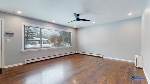819 Greenleaf St, Gurnee, IL 60031-2203