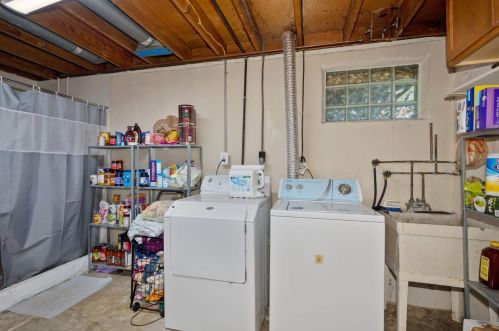 2329 Fairgreen Dr, Cincinnati OH  45238-3230 exterior