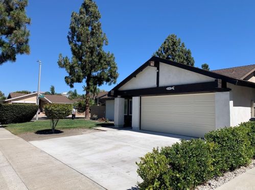 402 Carol Ave, Santa Ana, CA 92707-4003
