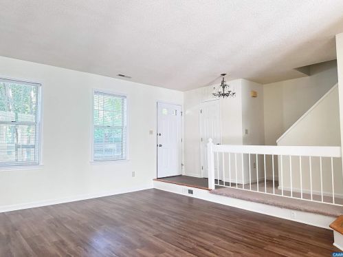 410 Wynridge Dr, Charlottesville, VA 22901-1635