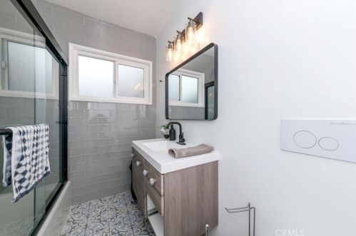 1048 Fairbrook Ln, Santa Ana CA  92706-1106 exterior