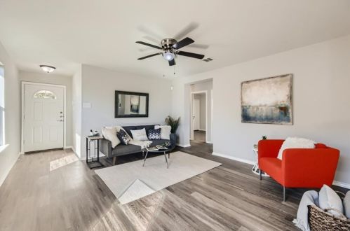 177 Karrie Dr, Uhland TX  78640-5593 exterior