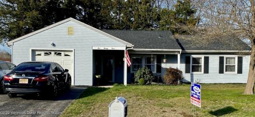 524 Brentwood Rd, Lacey, NJ 08731-1521