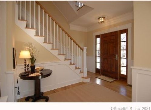 1 Deane St, Norwalk, CT 06853-1007