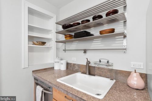 1023 Carson St, Silver Spring MD 20901-1814 exterior