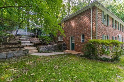 2408 Meadow Lark Dr, Atlanta GA  30344-4026 exterior