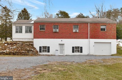 1378 Valley Rd, Berkeley Springs WV  25411-4801 exterior