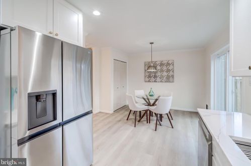 8527 Bauer Dr, Springfield VA  22152-2345 exterior