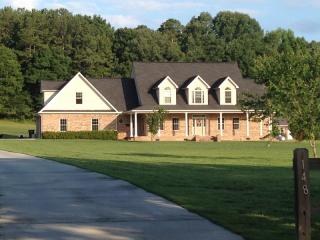 148 Newtown Church Rd, Calhoun, GA 30701-9229