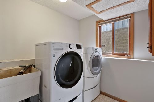1131 Goodview Ave, Saint Paul MN  55128-6129 exterior