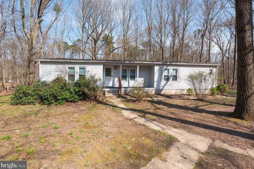 63 Lake Shore Dr, Riviera Beach, MD 21122-5247