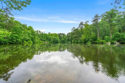 1435 Lakeboat Way, Atlanta GA  30331-8913 exterior