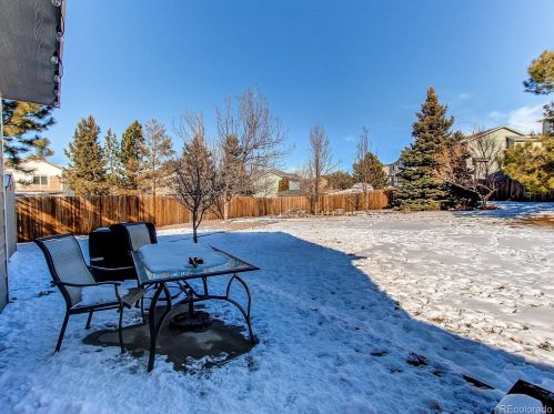 20695 Oxford Pl, Denver CO 80014-5137 exterior