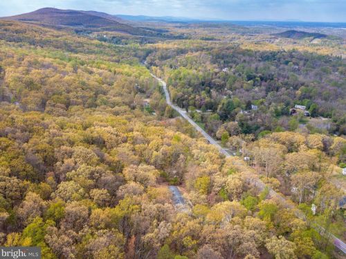 2324 Chestnut Hill Rd, Harpers Ferry WV  25425-5140 exterior