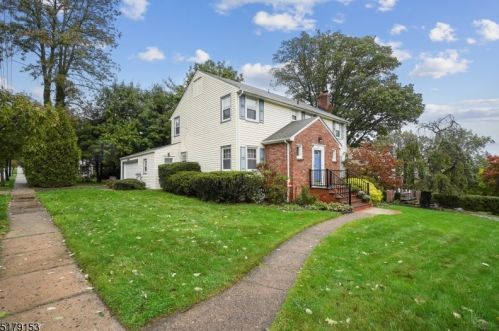 37 Club Blvd, Town Center, NJ 07052-3938