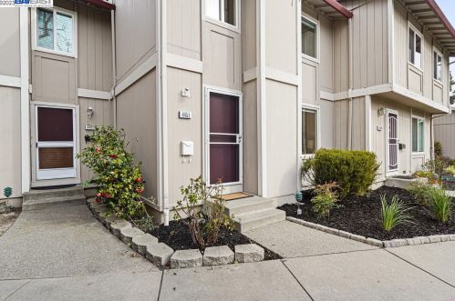 4451 Fairlands Dr, Pleasanton, CA 94588-3429