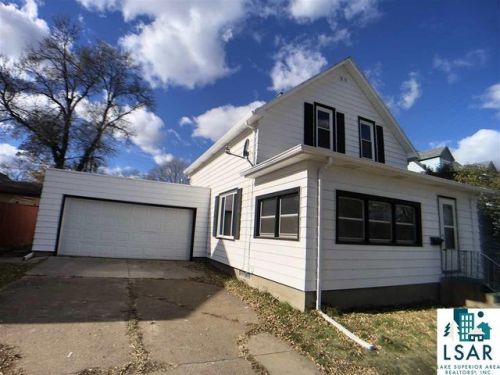 2711 3rd Ave, Hibbing, MN 55746-2211